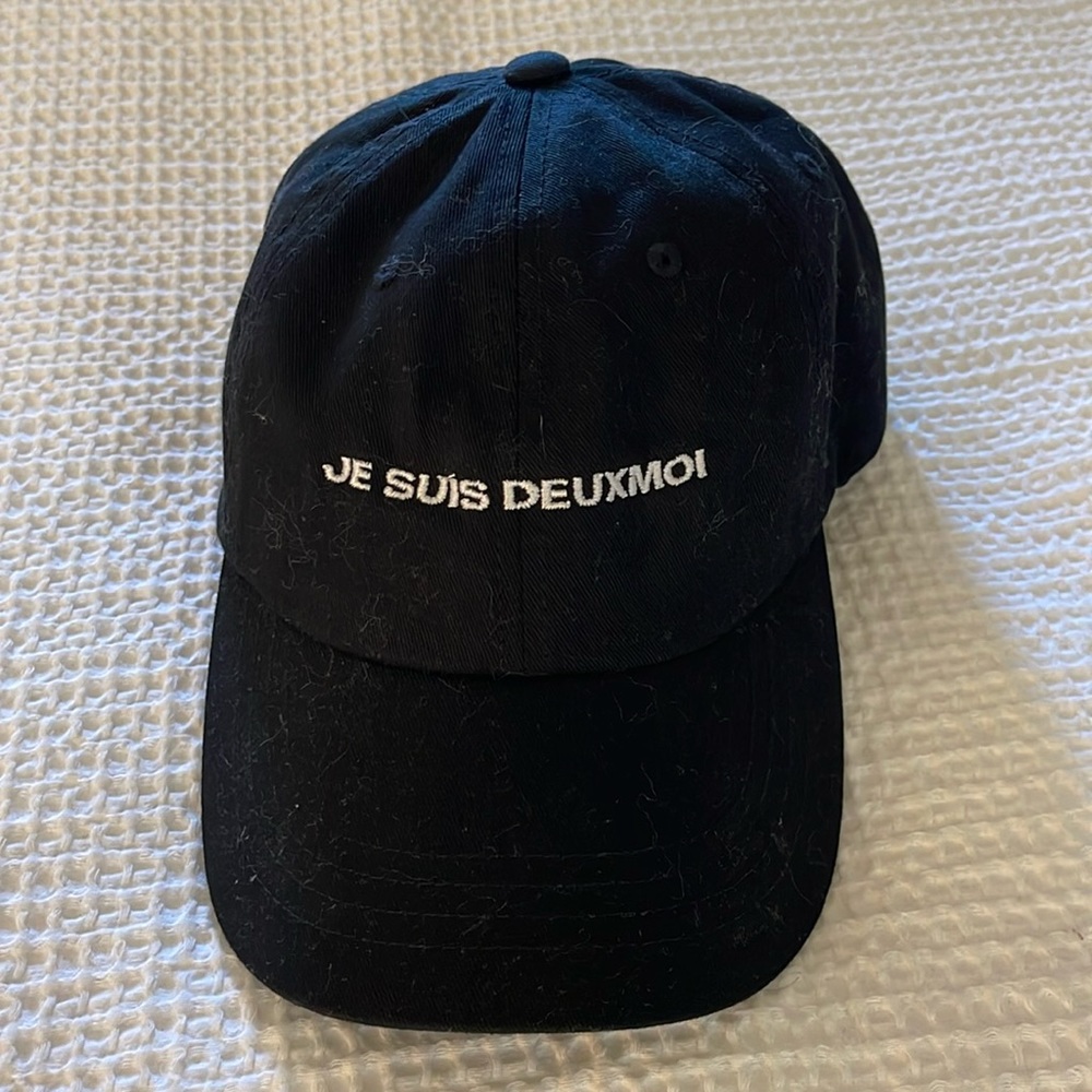 Deuxmoi Hat/cap “je suis deuxmois” Anon Pls. like new
